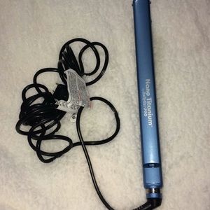 Babyliss Ultra Thin Nano Titanium Straightener